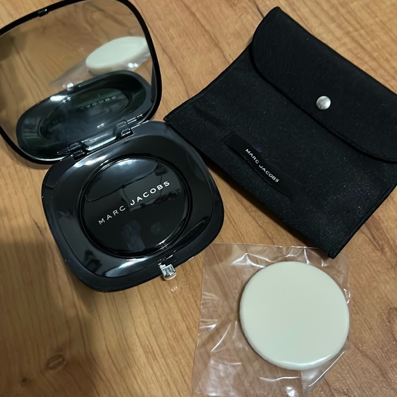 Marc Jacobs powder - Picture 2 of 5
